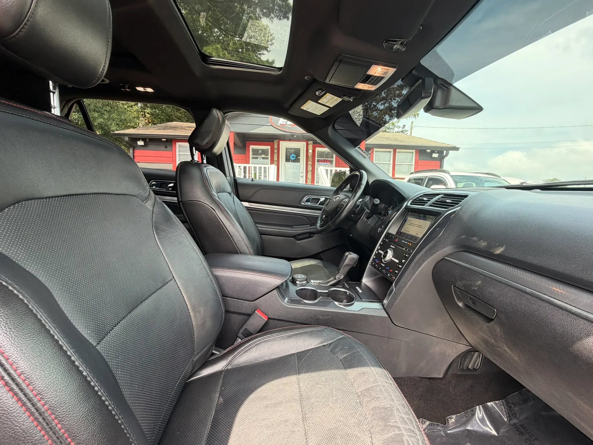 Used 2018 Ford Explorer Sport w/ Equipment Group 401A AWD/4WD image 27