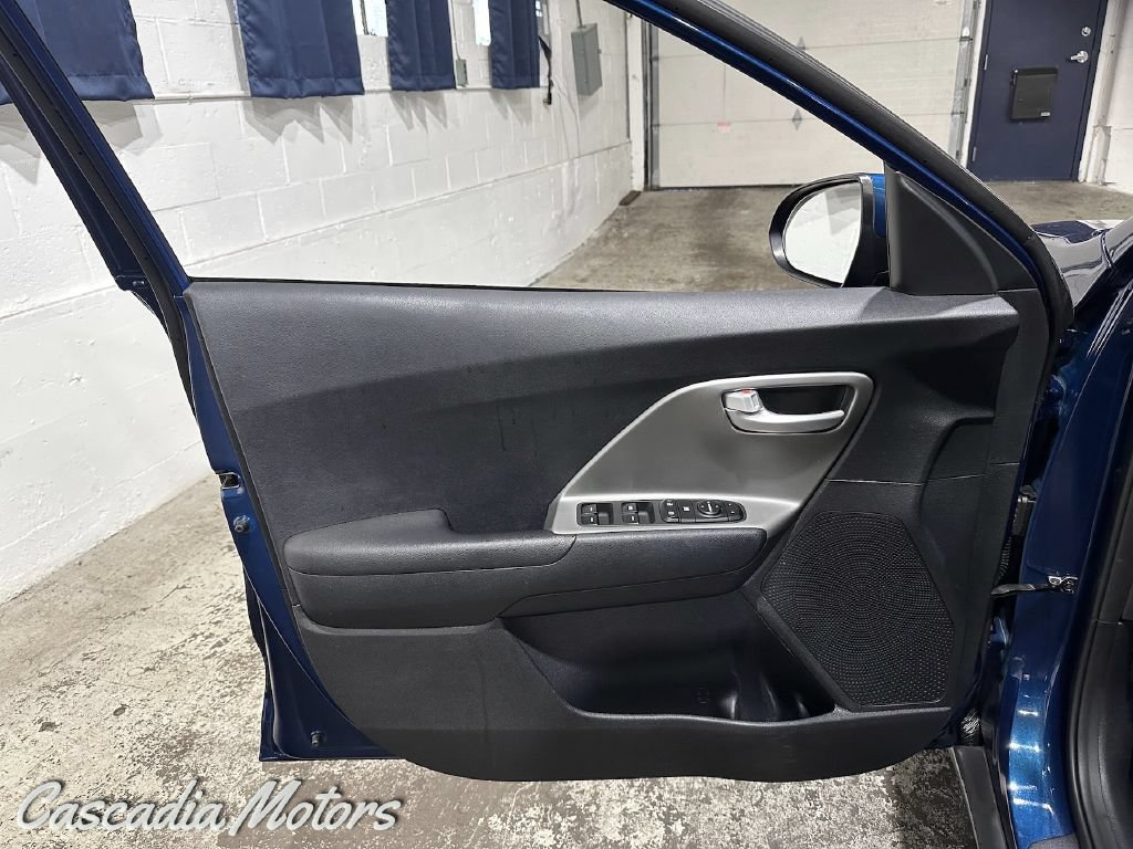 Used 2019 Kia Niro LX FWD image 18