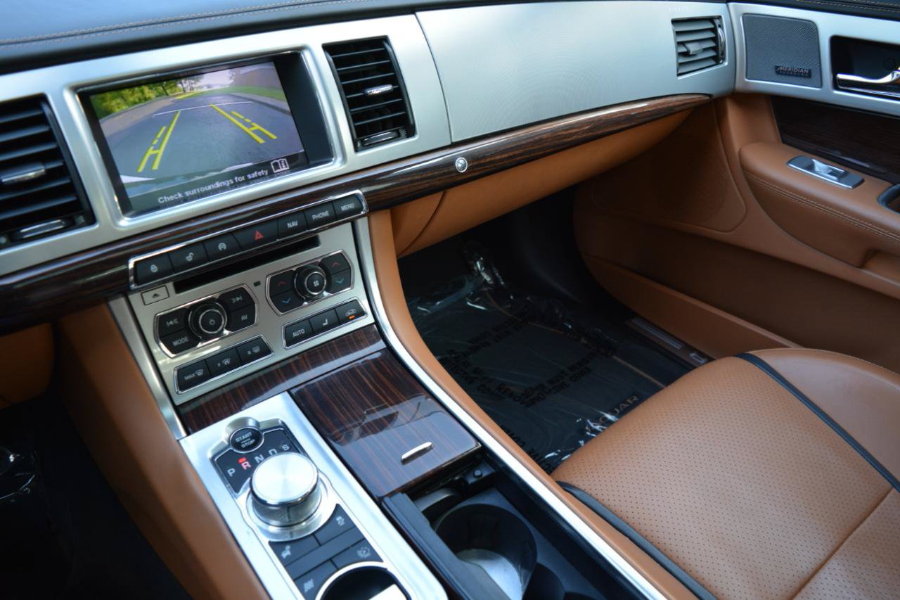Used 2015 Jaguar XF Portfolio AWD/4WD image 23