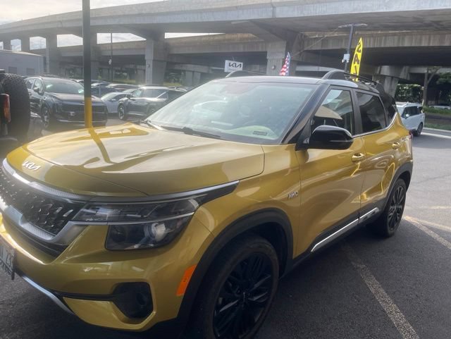 Used 2022 Kia Seltos Nightfall Edition AWD/4WD image 2