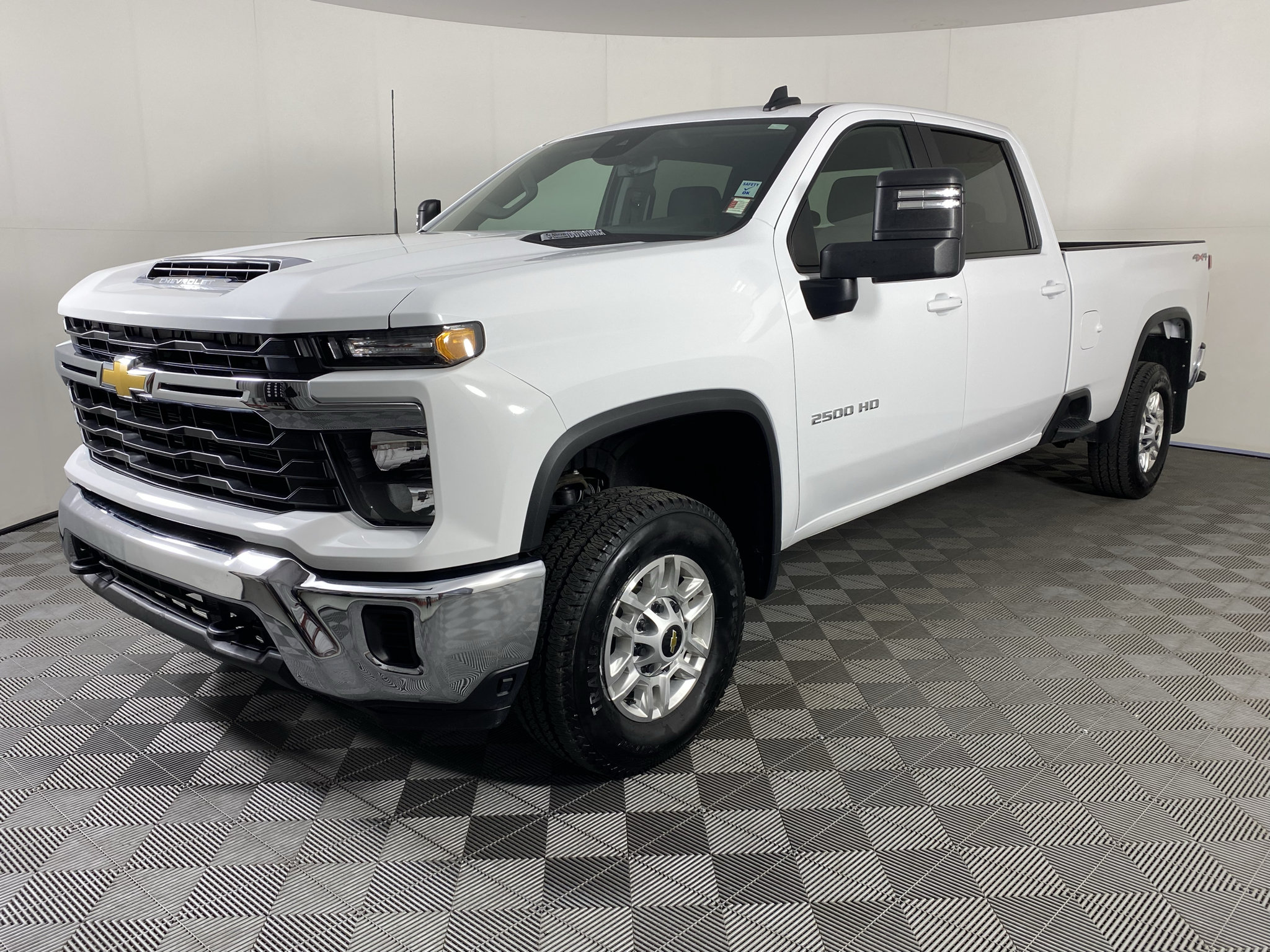 Used 2026 Chevrolet Silverado 2500 LT AWD/4WD image 7