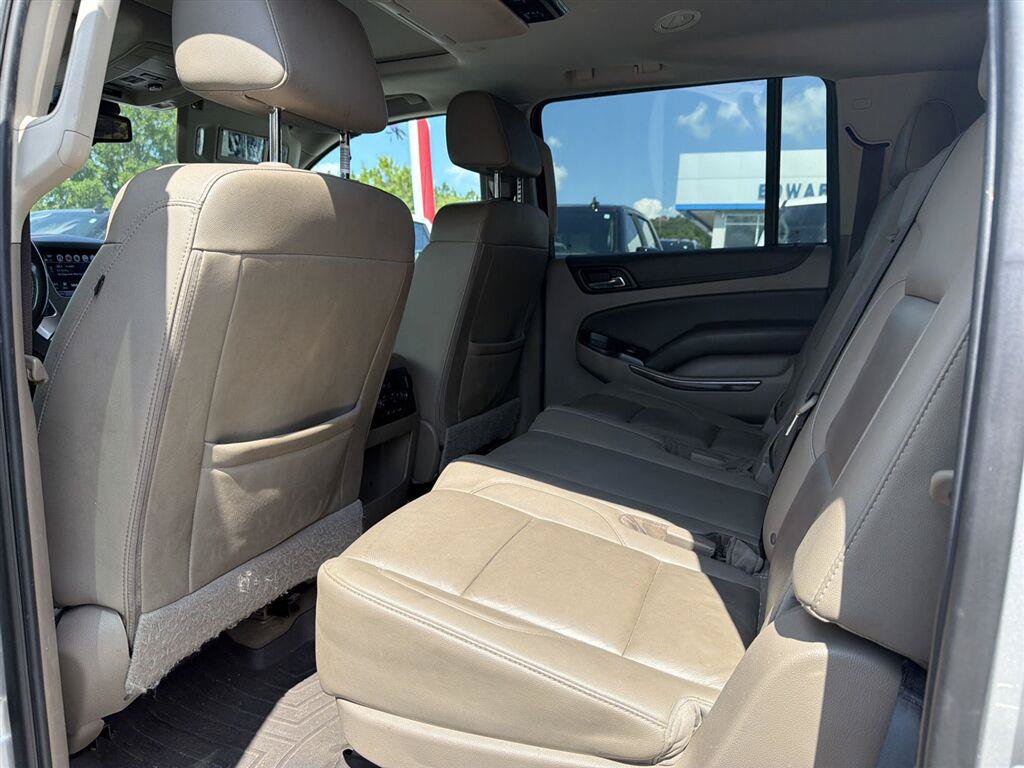 Used 2020 Chevrolet Suburban LT RWD image 8