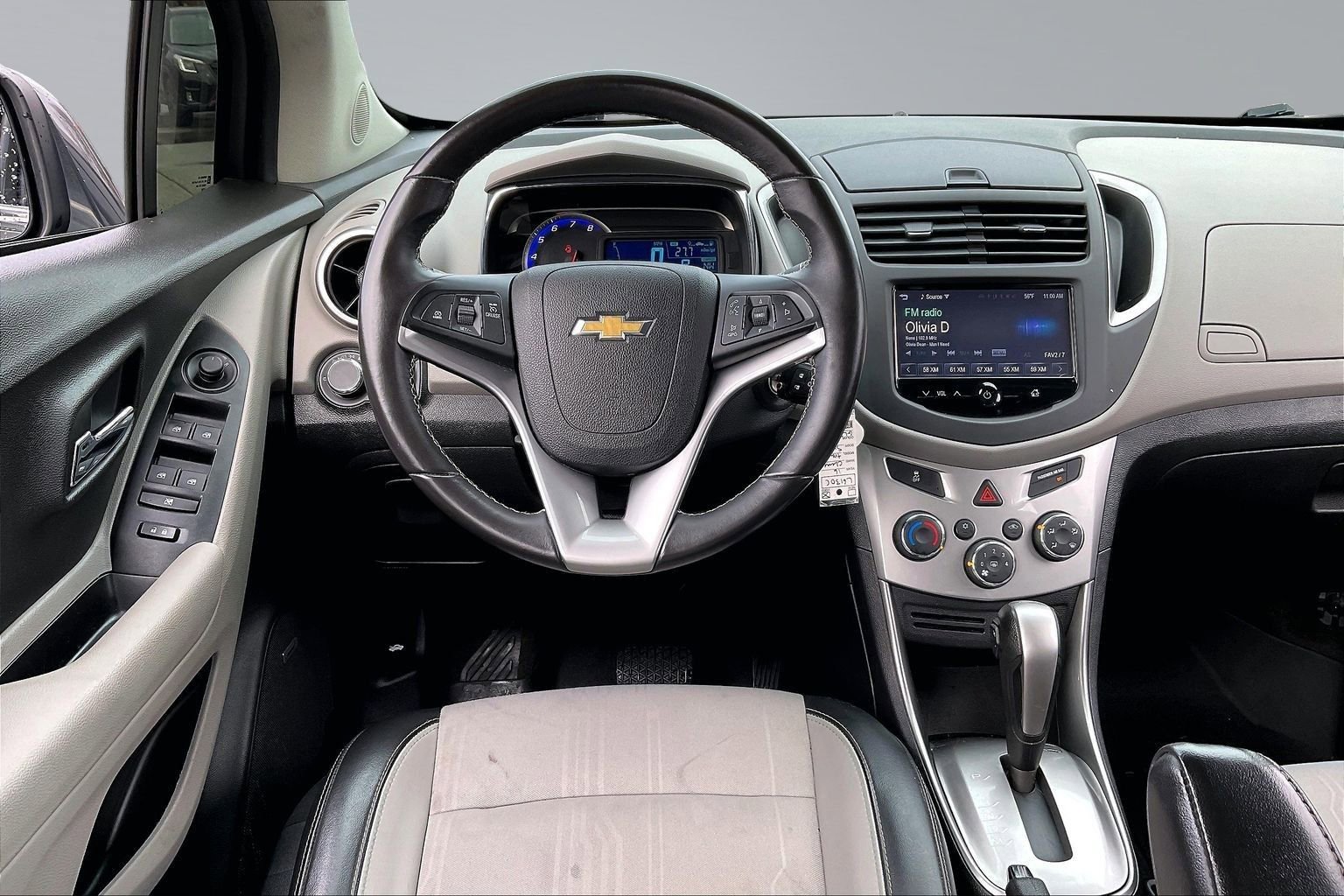 Used 2016 Chevrolet Trax LT w/ LT Sun and Sound Package image 5