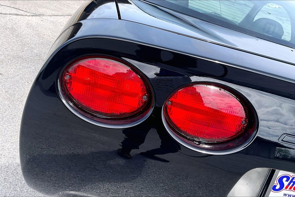 Used 2002 Chevrolet Corvette Base image 19