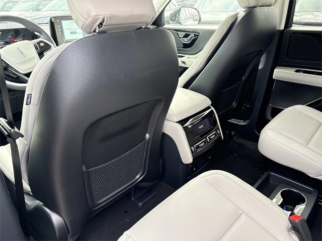 New 2026 Lincoln Aviator 2WD w/ Jet Appearance Package image 17