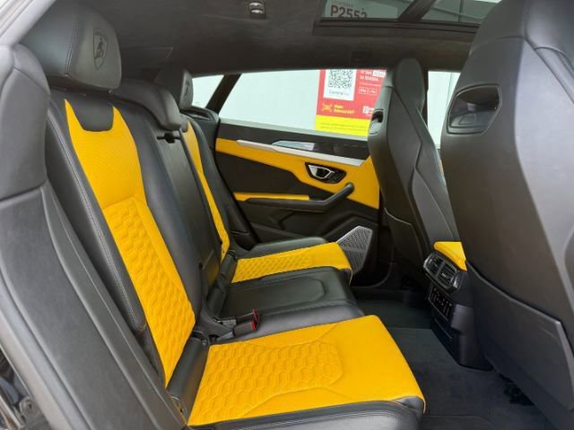 Used 2020 Lamborghini Urus image 21