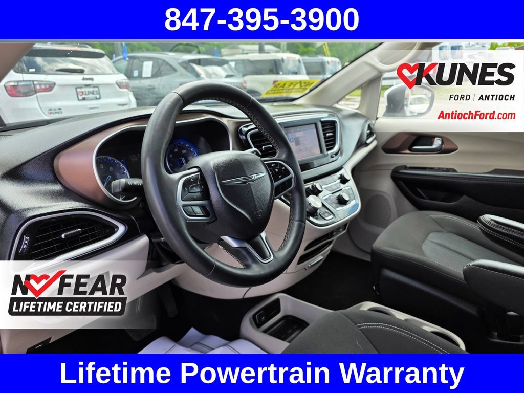 Used 2023 Chrysler Voyager LX FWD image 27