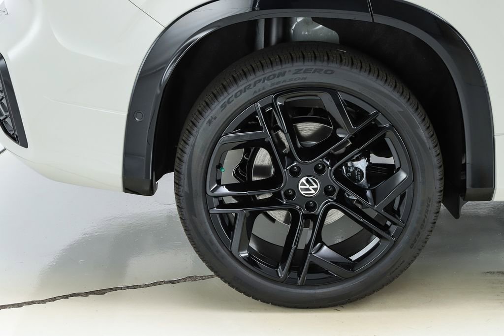 New 2026 Volkswagen Tiguan SE R-Line image 13