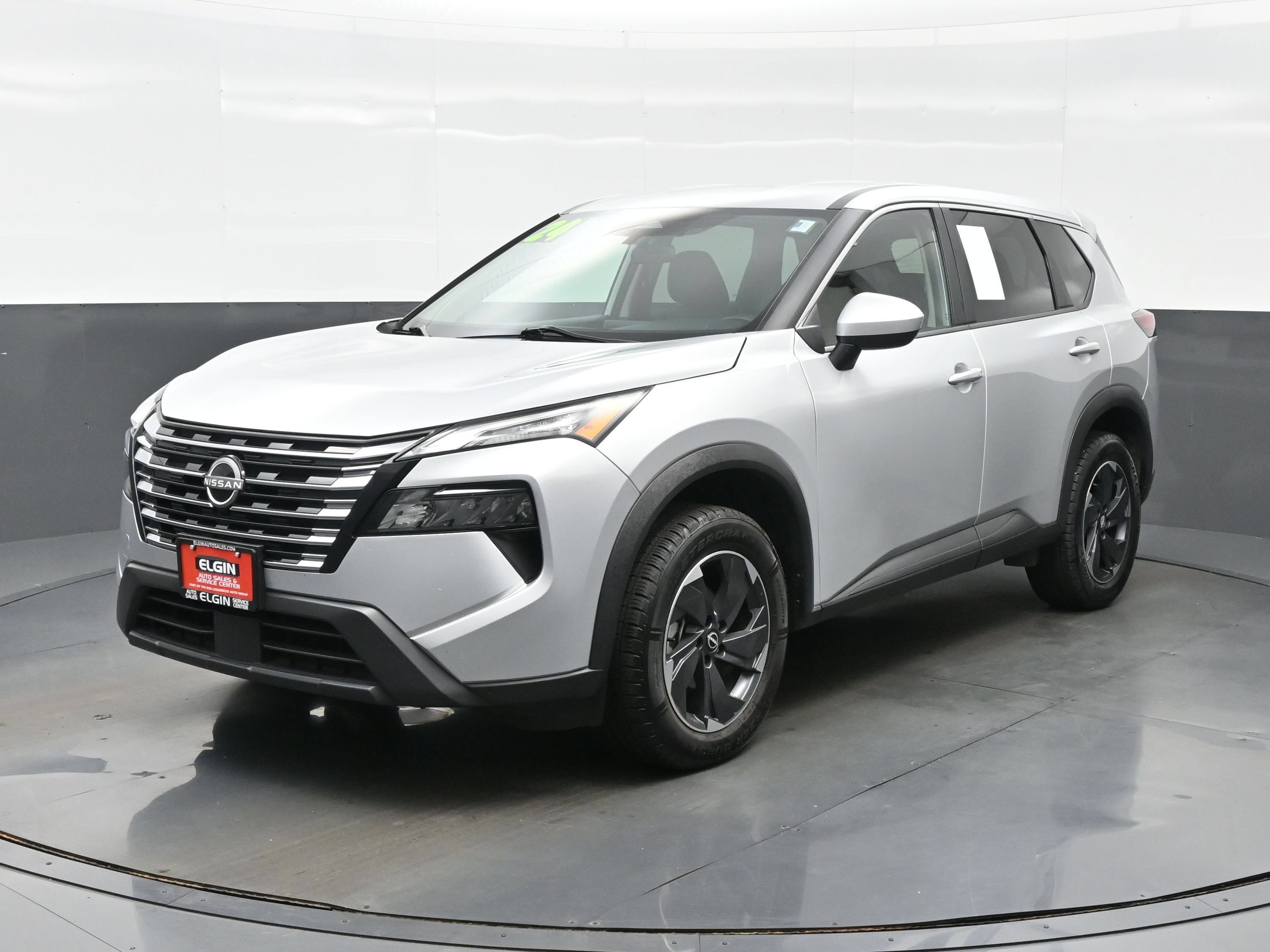 Used 2024 Nissan Rogue SV FWD image 2