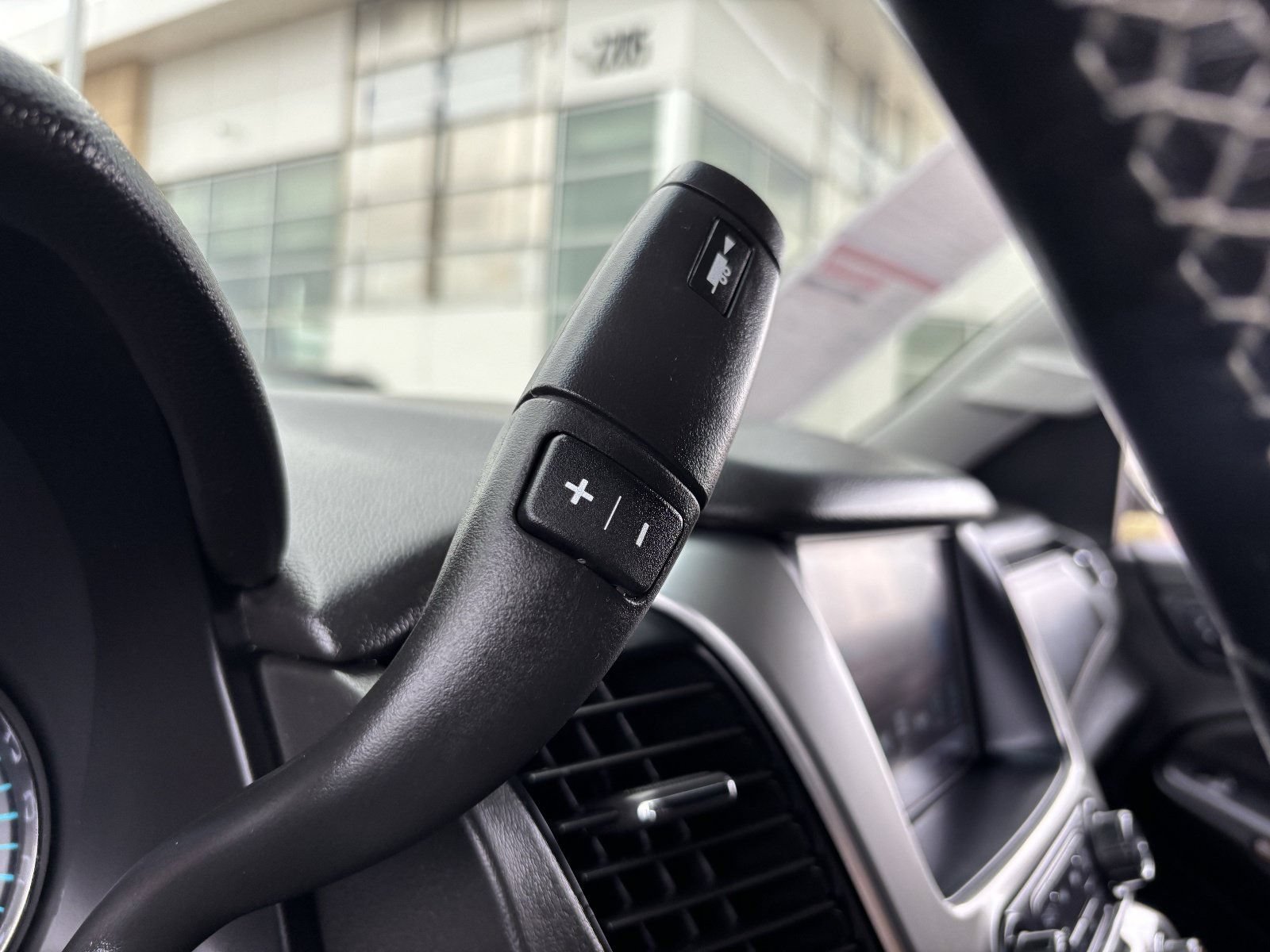 Used 2019 Chevrolet Tahoe LS AWD/4WD image 27