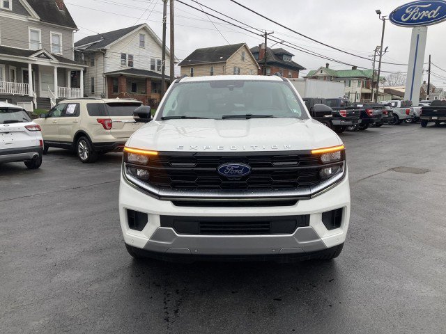 Used 2026 Ford Expedition Max Platinum w/ Platinum Ultimate Package AWD/4WD image 4