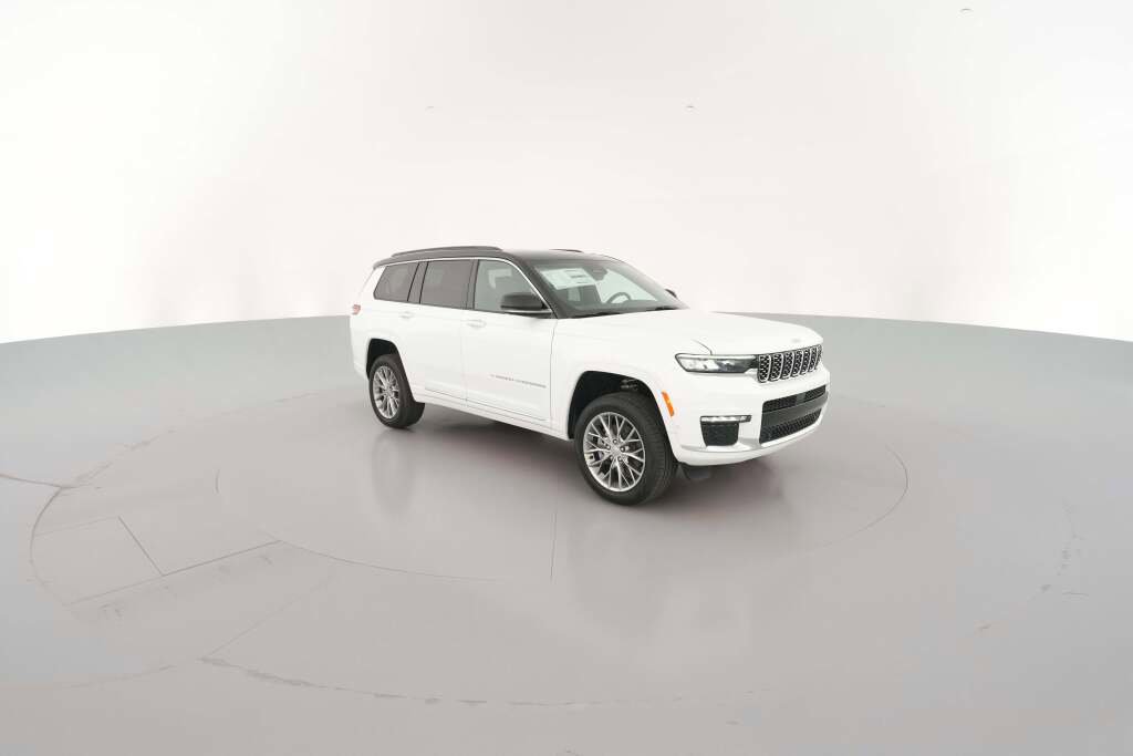 New 2025 Jeep Grand Cherokee L Summit w/ Luxury Tech Group V image 16