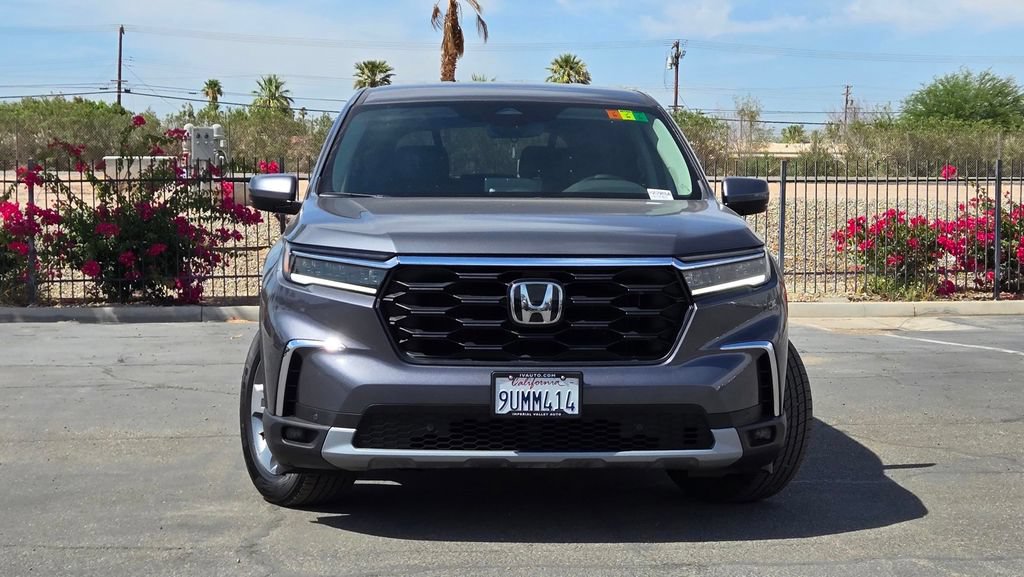 Used 2025 Honda Pilot EX-L image 2