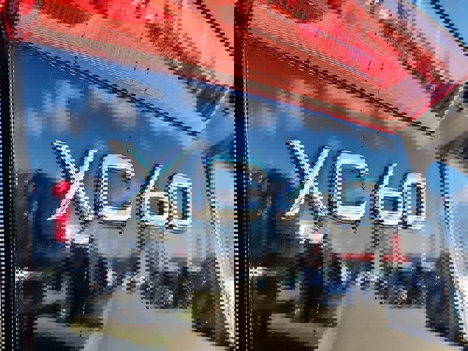 Used 2022 Volvo XC60 B5 Momentum image 31