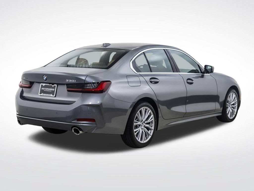 Used 2024 BMW 330i xDrive Sedan AWD/4WD image 5