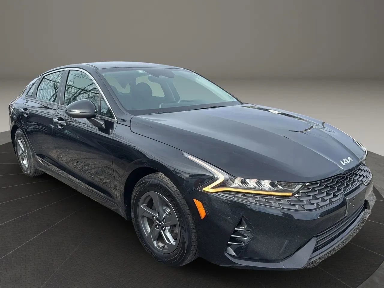 Used 2022 Kia K5 LXS FWD image 3
