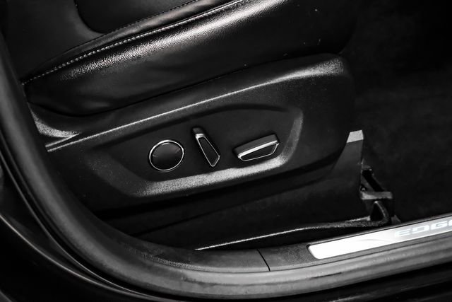 Used 2019 Ford Edge Titanium image 43