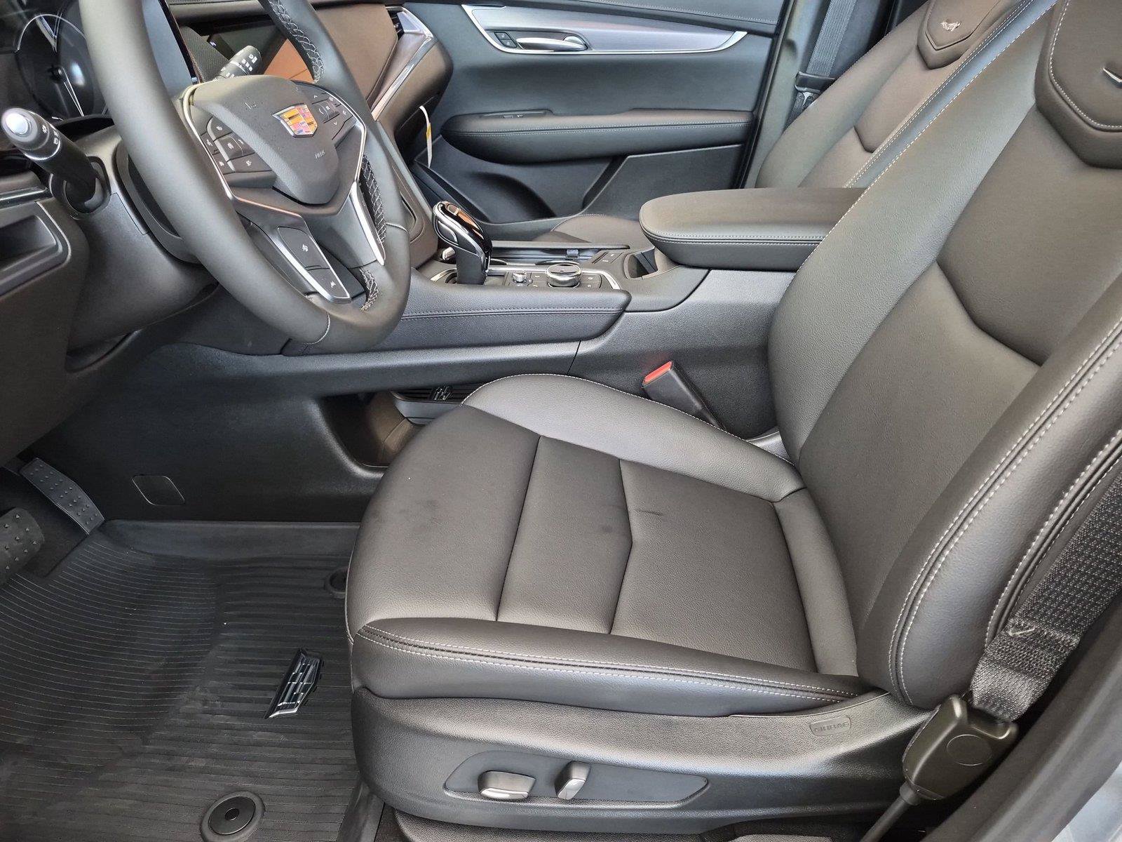 New 2026 Cadillac XT5 Luxury w/ LPO, Floor Liner Package FWD image 15