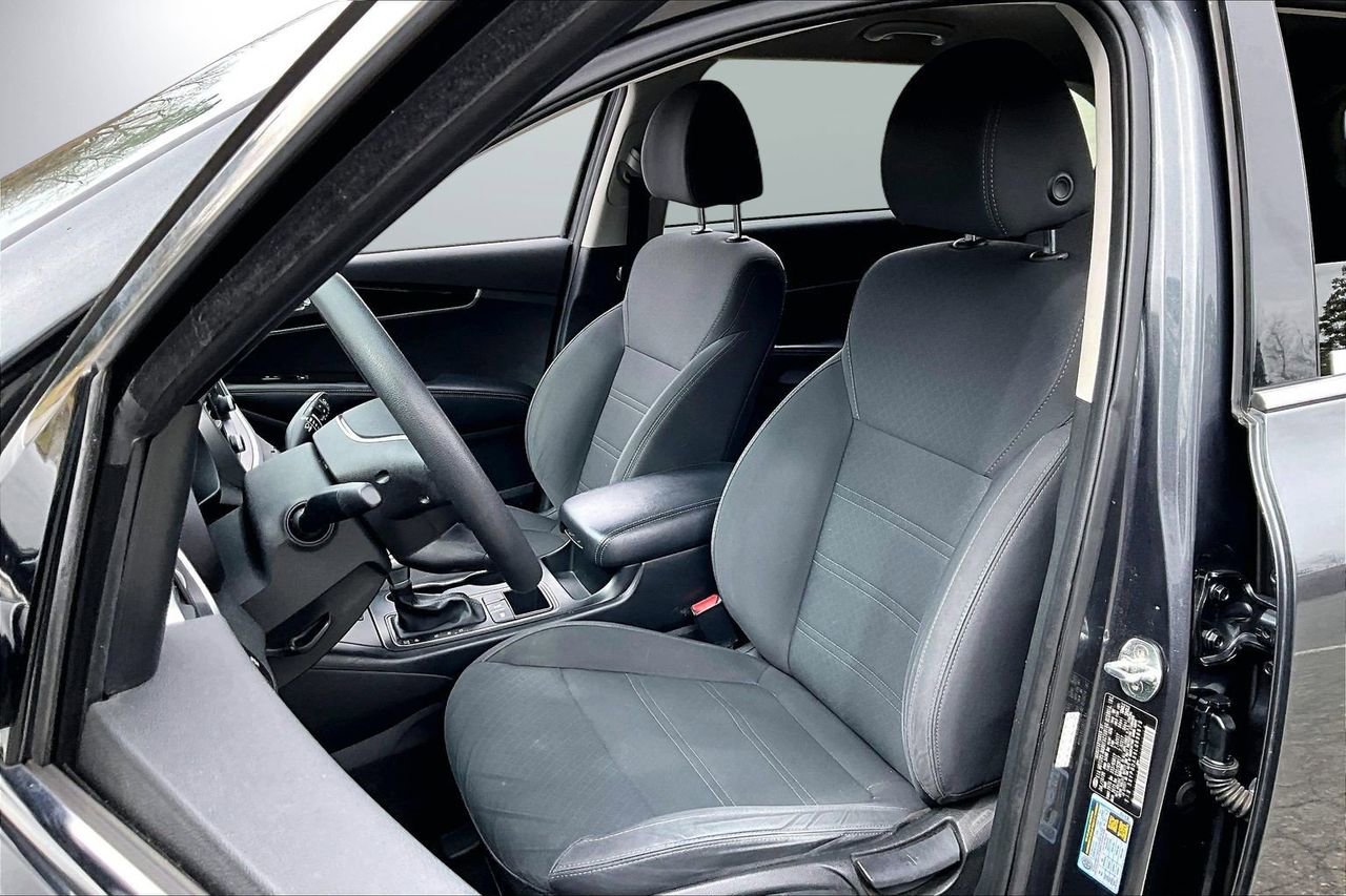 Used 2020 Kia Sorento LX image 20