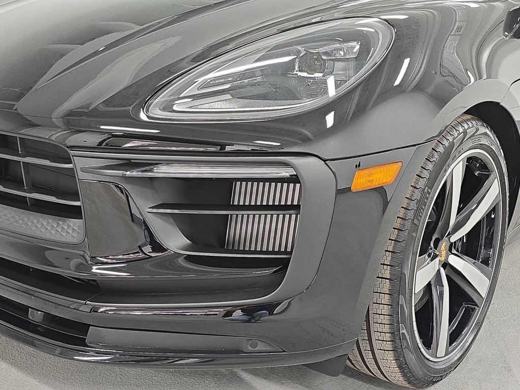 New 2026 Porsche Macan GTS AWD/4WD image 11