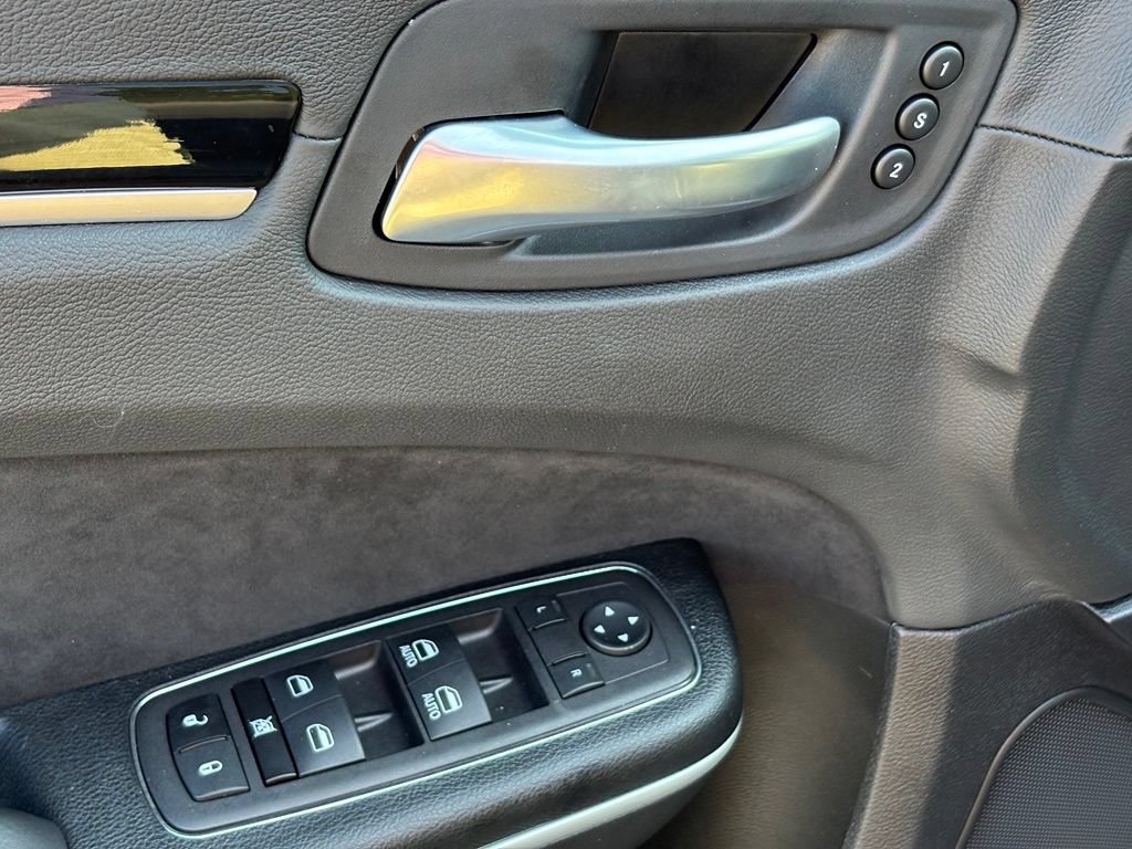 Used 2023 Chrysler 300 C RWD image 25