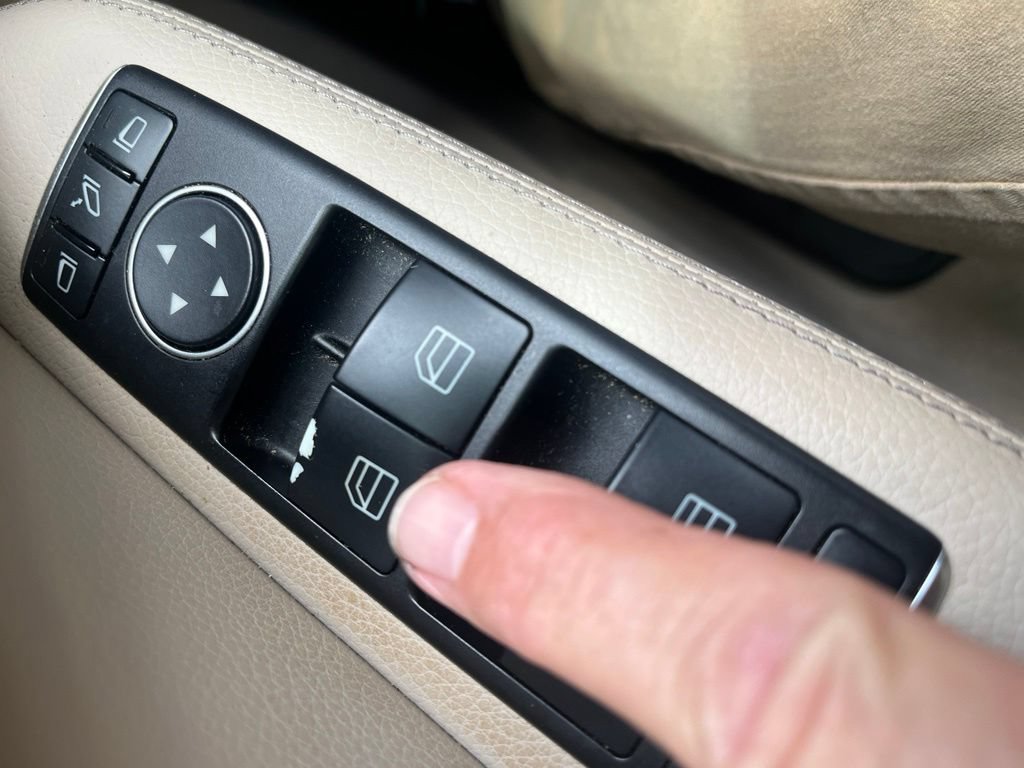 Used 2016 Mercedes-Benz E 350 Sedan image 32