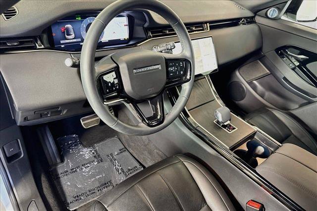 Used 2024 Land Rover Range Rover Evoque Dynamic SE AWD/4WD image 9