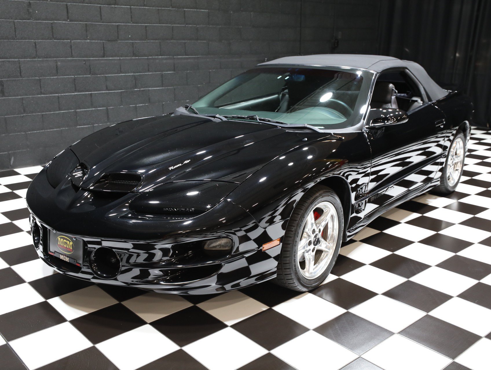 Used 1999 Pontiac Firebird Trans Am RWD image 6