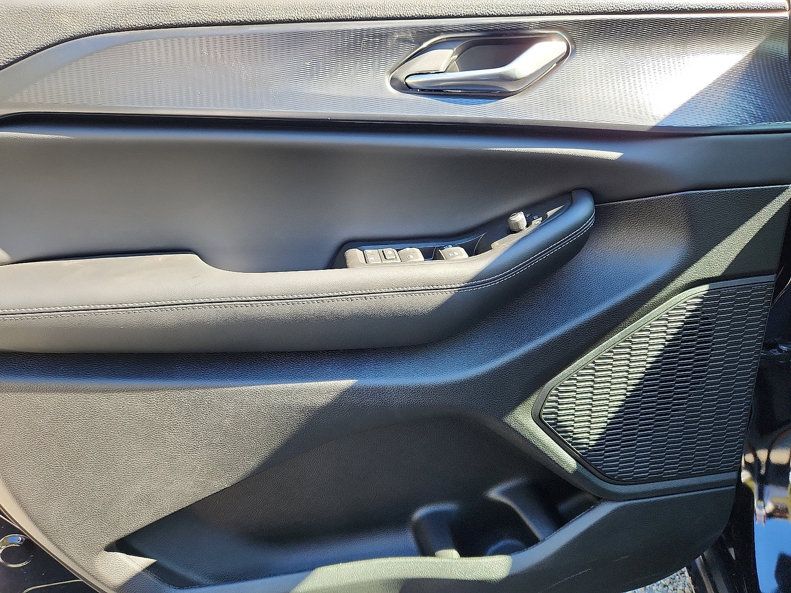 New 2025 Jeep Grand Cherokee Altitude image 8