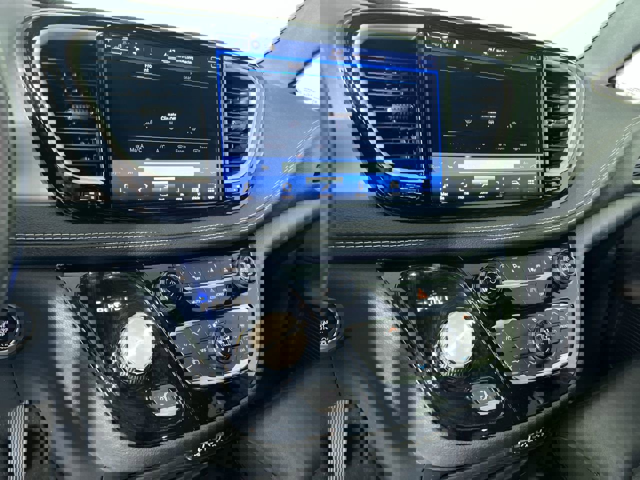 Used 2021 Chrysler Pacifica Touring-L w/ S Appearance Package image 23