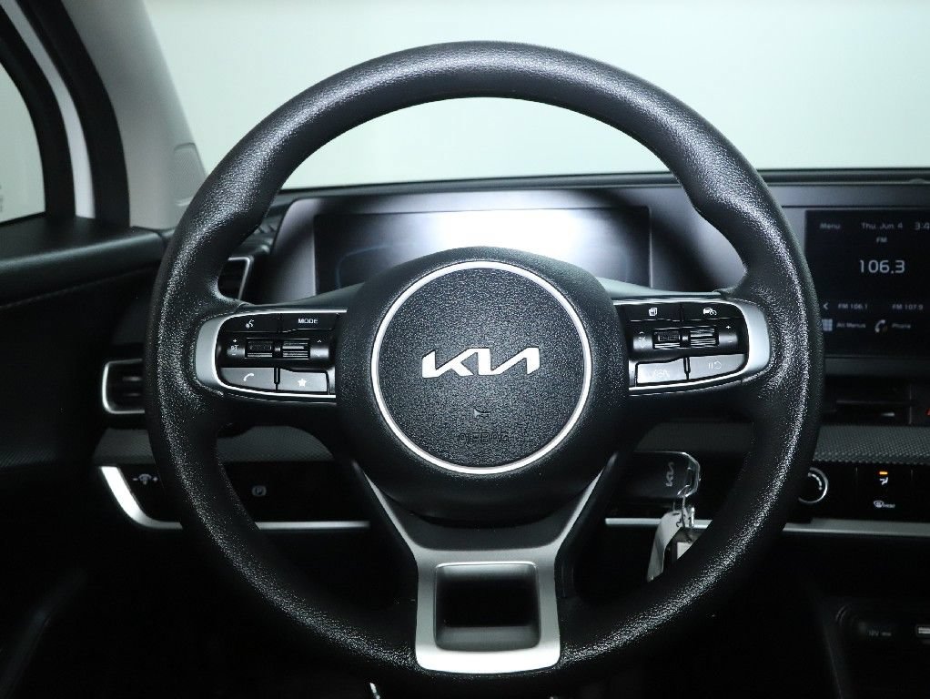 Used 2025 Kia Sportage LX FWD image 21