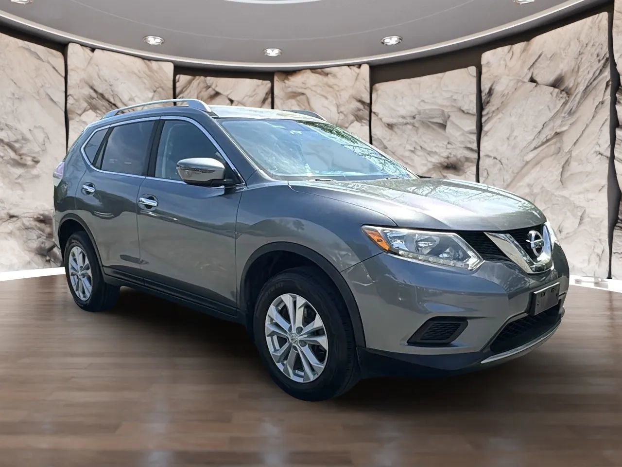 Used 2016 Nissan Rogue SV image 3