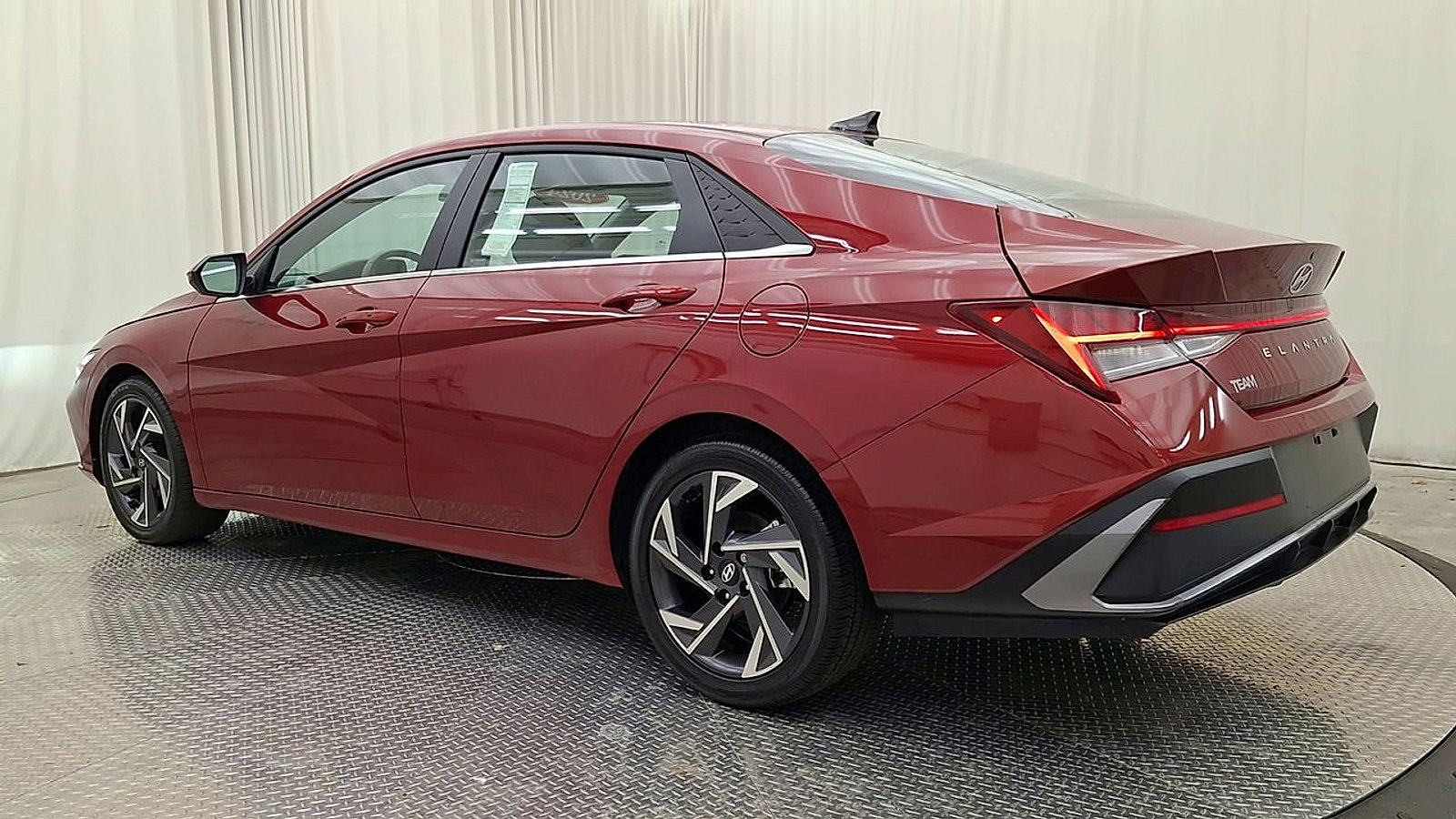 Used 2024 Hyundai Elantra SEL w/ Convenience Package FWD image 12
