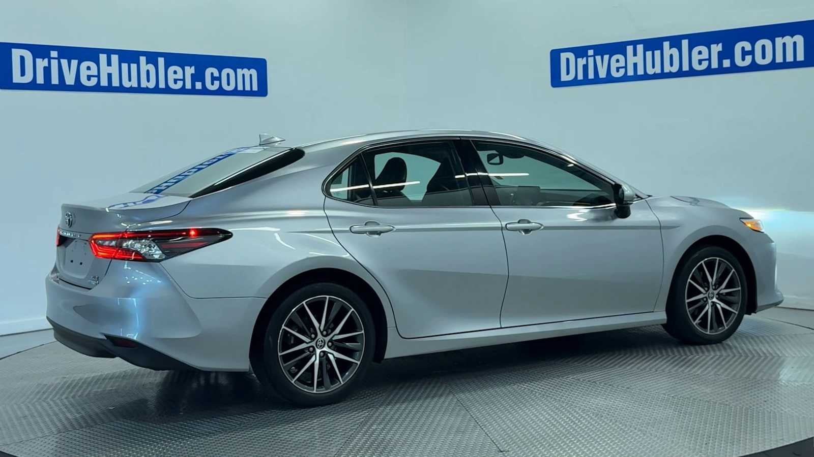 Used 2024 Toyota Camry XLE FWD image 8