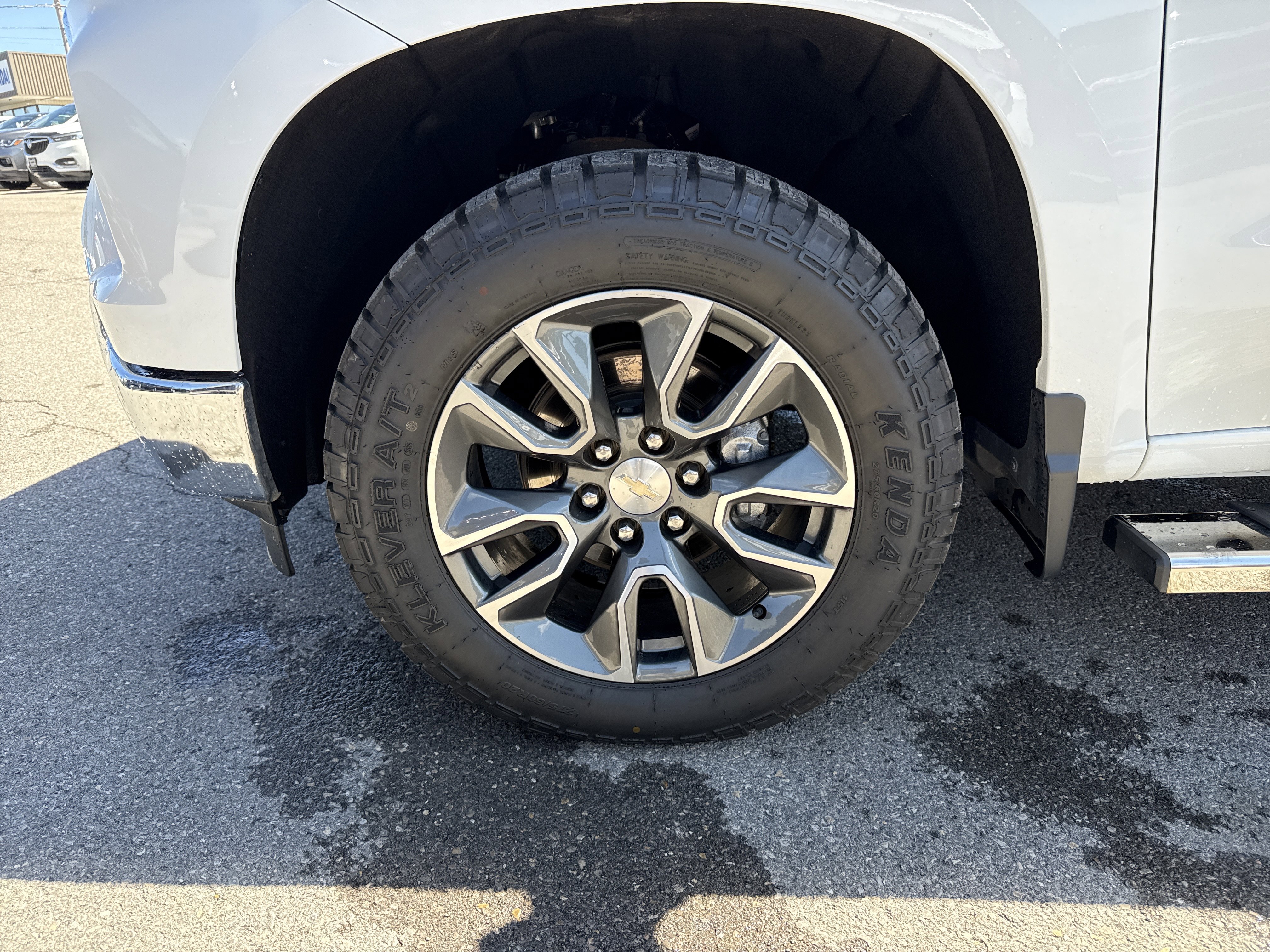 Used 2023 Chevrolet Silverado 1500 LT image 11