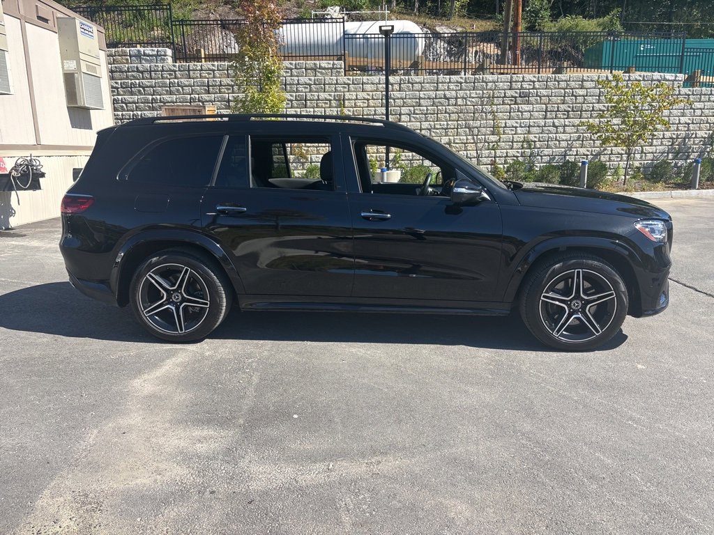 Used 2025 Mercedes-Benz GLS 450 4MATIC image 4