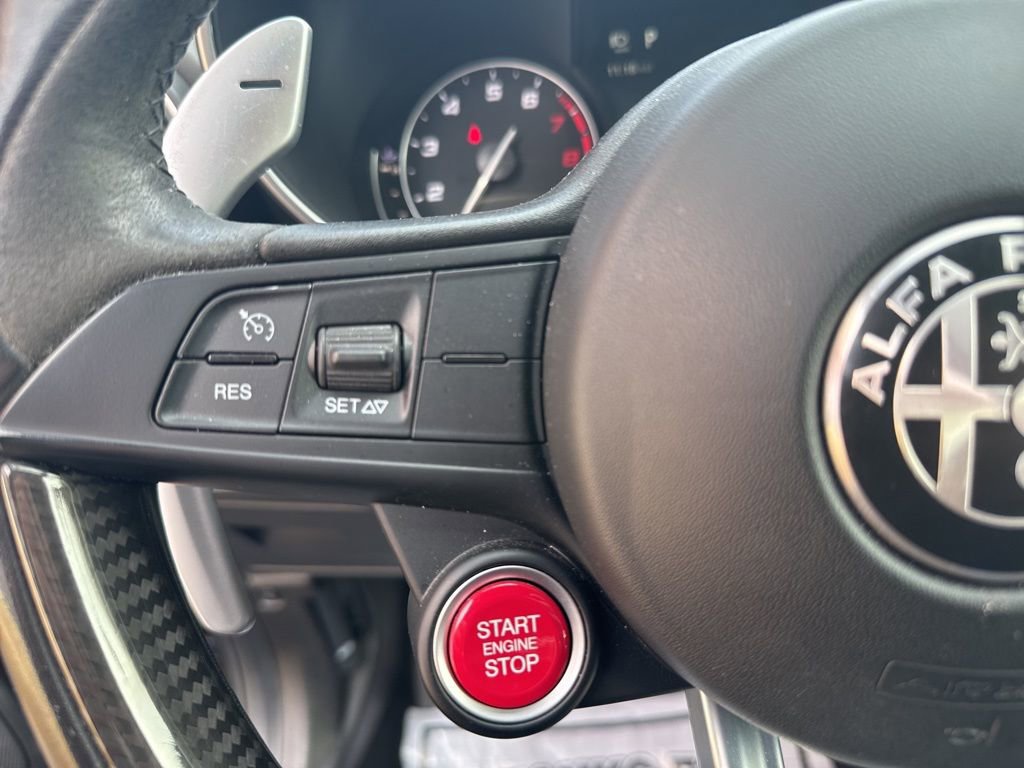 Used 2018 Alfa Romeo Giulia Quadrifoglio image 33