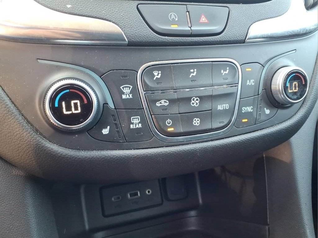 Used 2024 Chevrolet Equinox LT AWD/4WD image 10