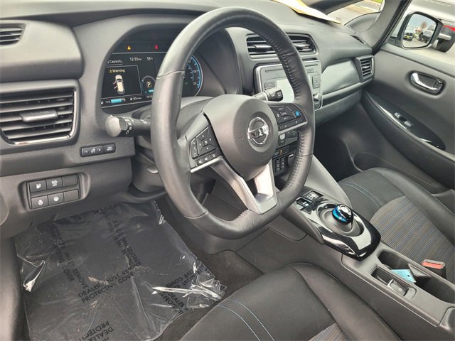 Used 2018 Nissan Leaf SV w/ SV Technology Package image 12