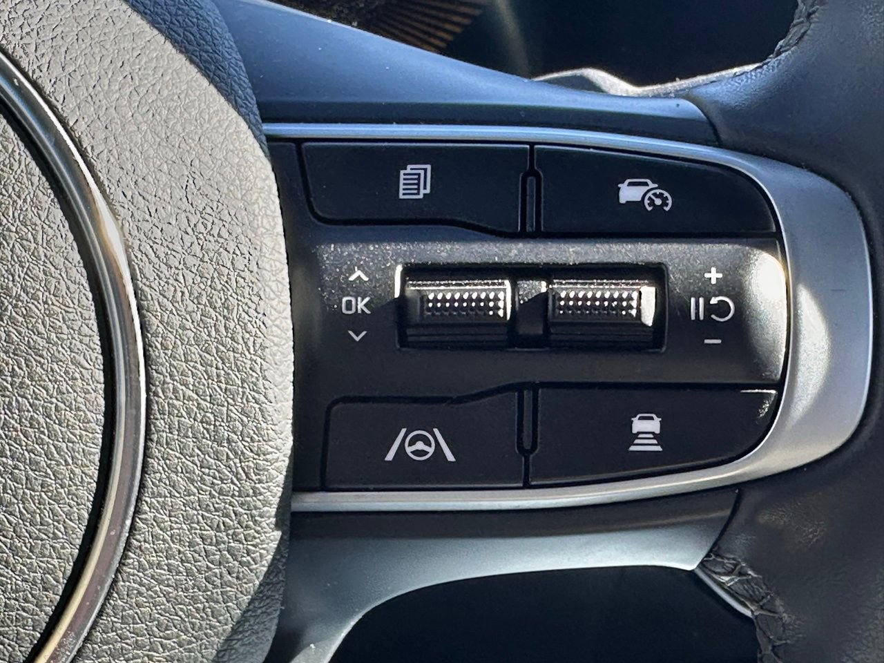 Used 2025 Kia K5 GT-Line w/ GT-Line Premium Package image 28