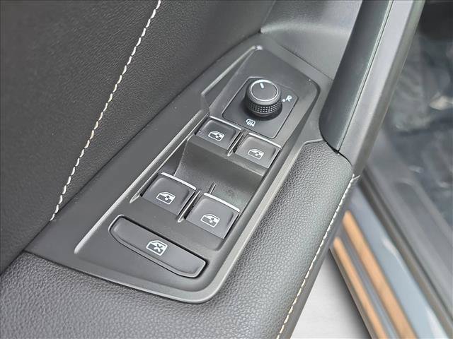 Certified 2022 Volkswagen Tiguan SE FWD image 8