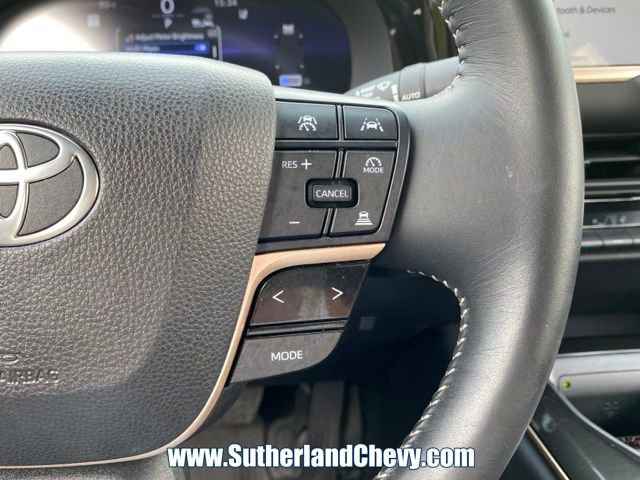 Used 2025 Toyota Crown Platinum AWD/4WD image 22