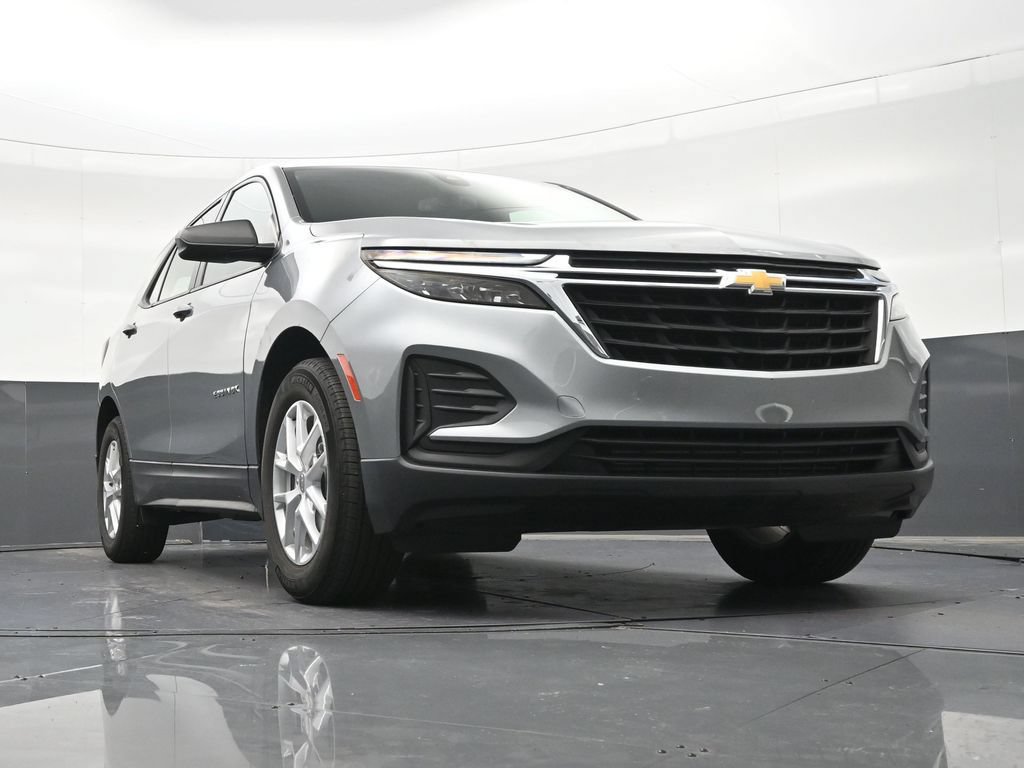 Used 2024 Chevrolet Equinox LS w/ Driver Confidence II Package FWD image 29