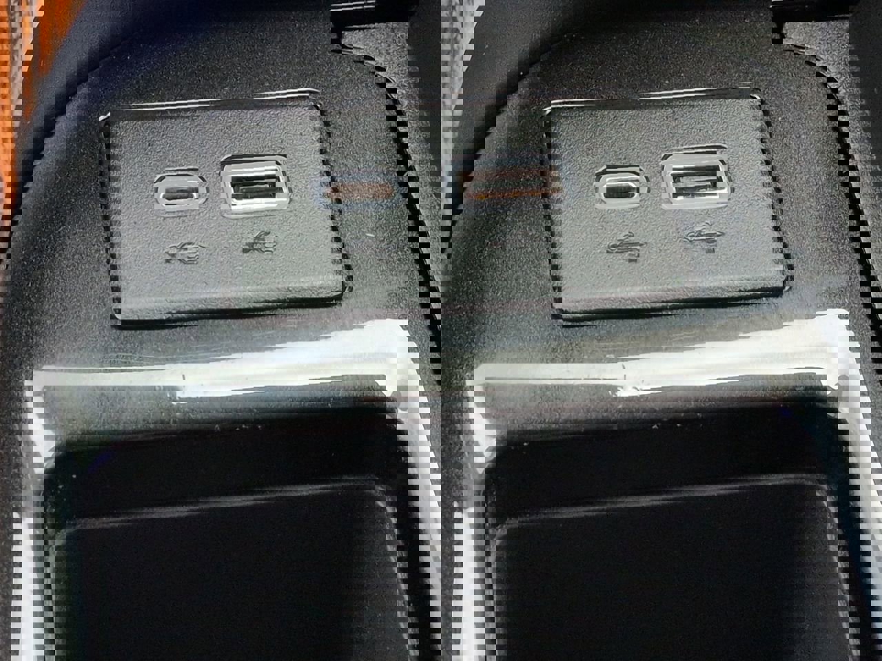 Used 2022 Cadillac Escalade Premium Luxury image 21