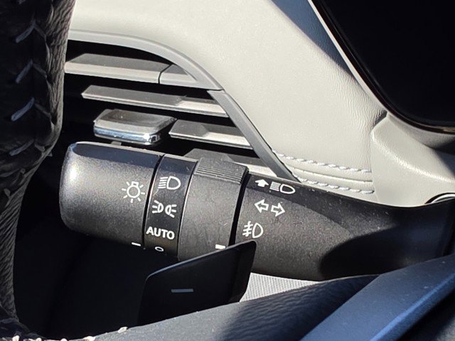 Used 2023 Subaru Outback Premium image 36