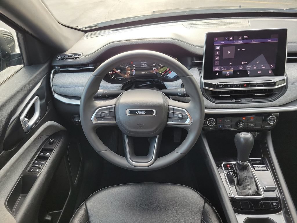 Used 2024 Jeep Compass Latitude AWD/4WD image 13