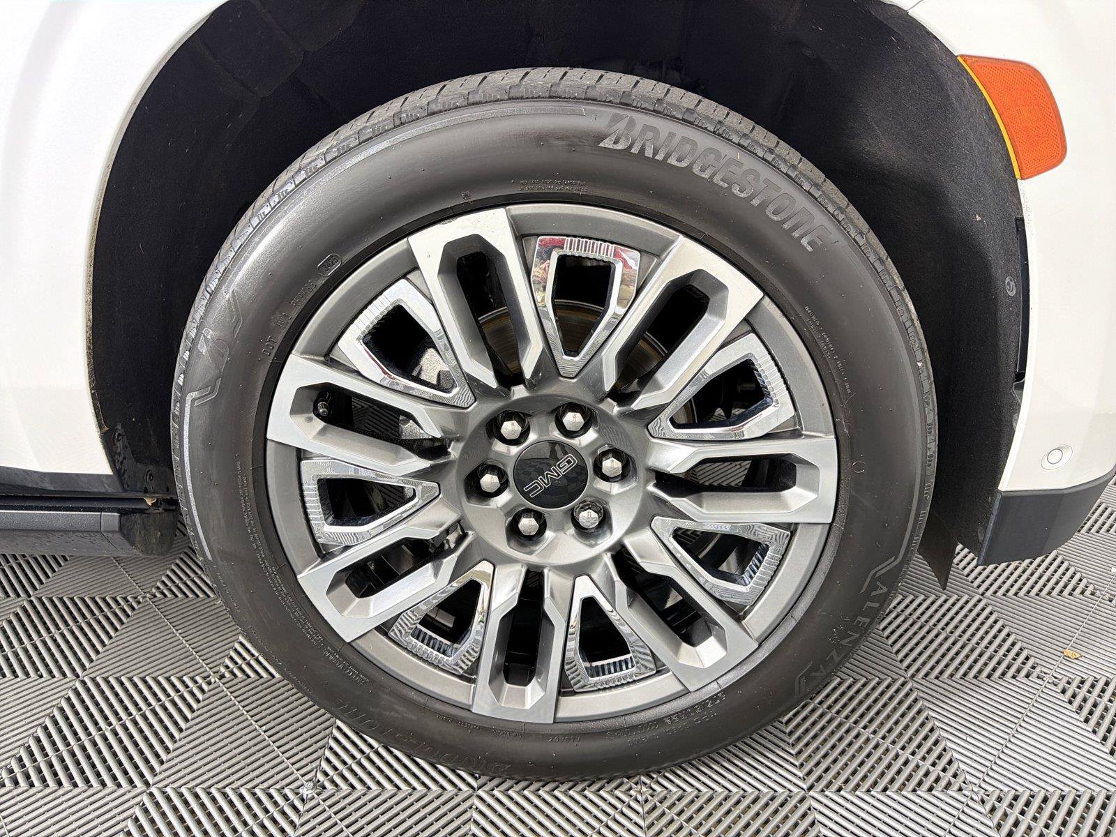 Certified 2023 GMC Yukon XL Denali Ultimate AWD/4WD image 10