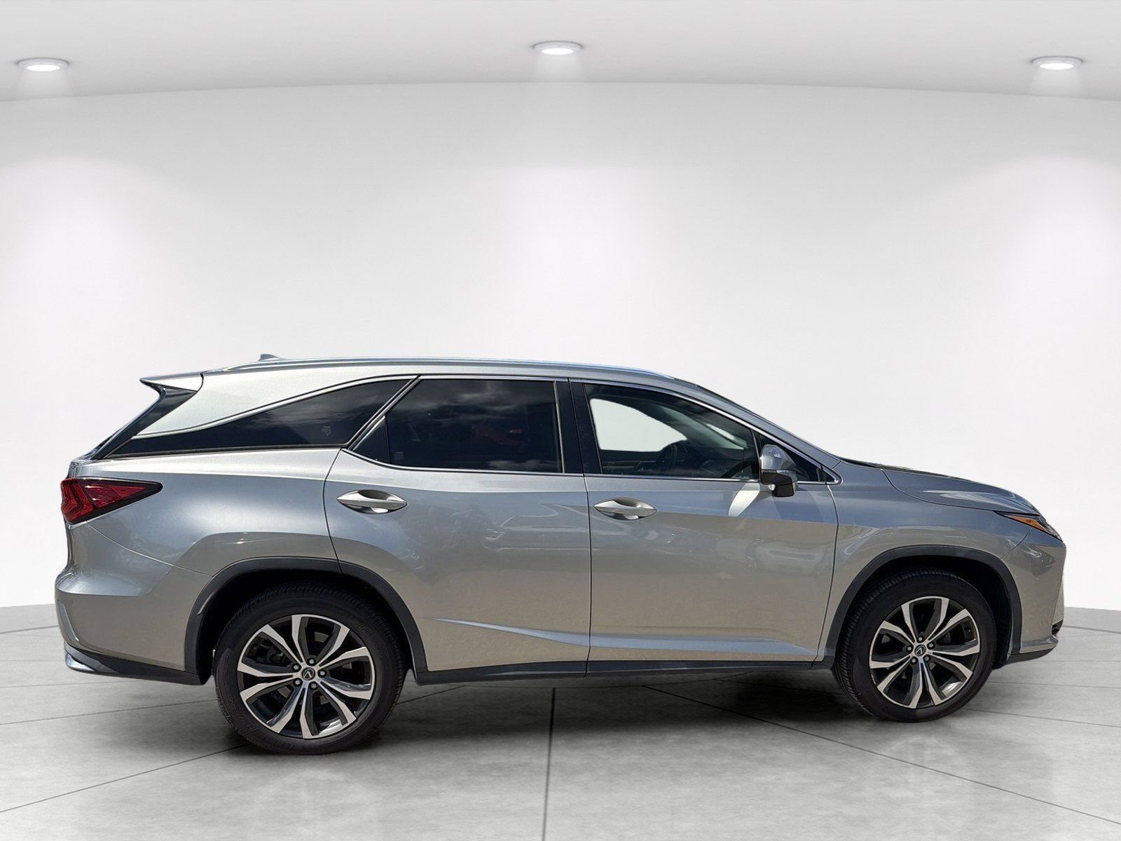 Used 2018 Lexus RX 350L FWD w/ Premium Package image 3
