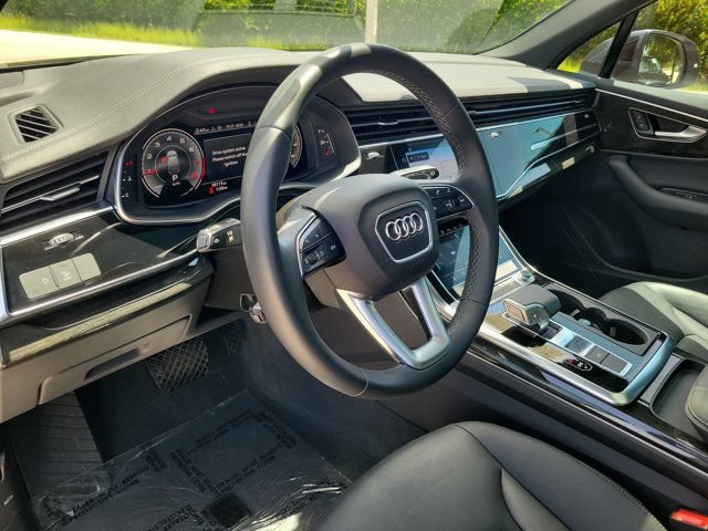 Certified 2025 Audi Q7 2.0T Premium w/ Convenience Package AWD/4WD image 16