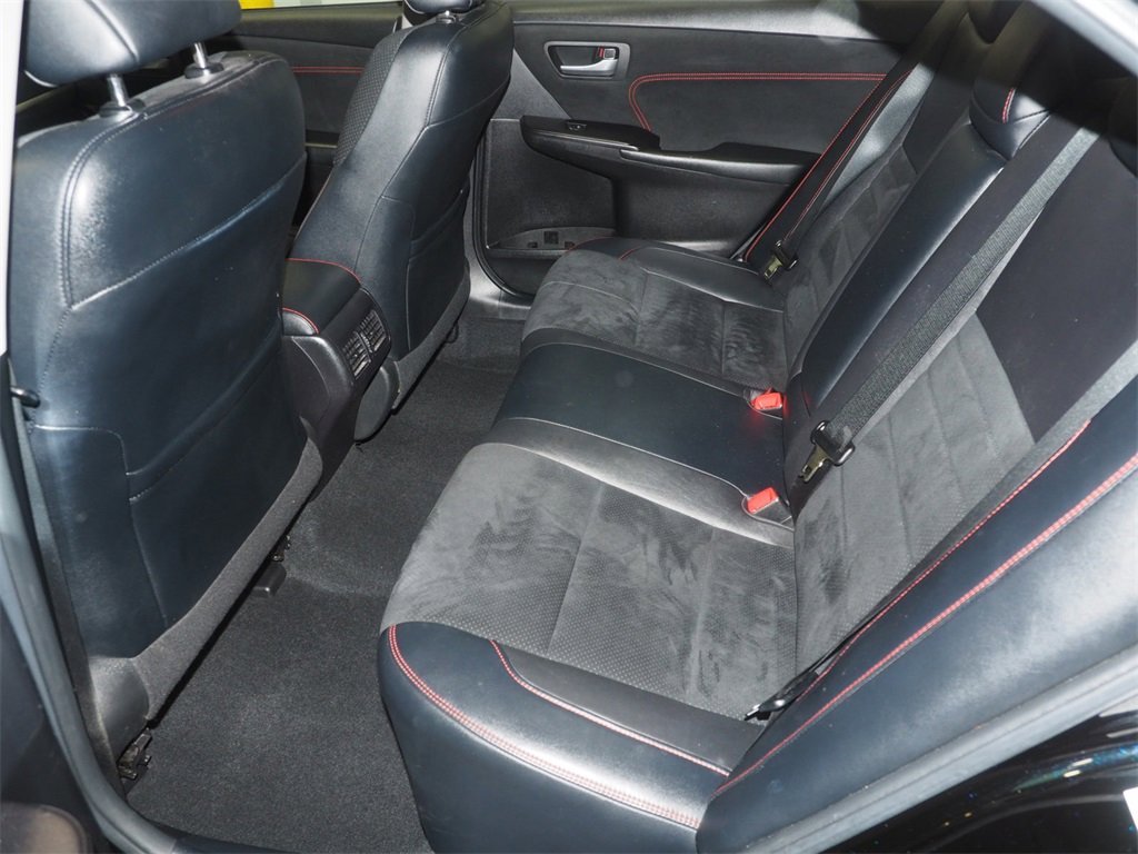 Used 2016 Toyota Camry XLE image 8